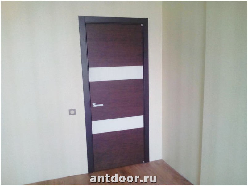 Установленная межкомнатная дверь 